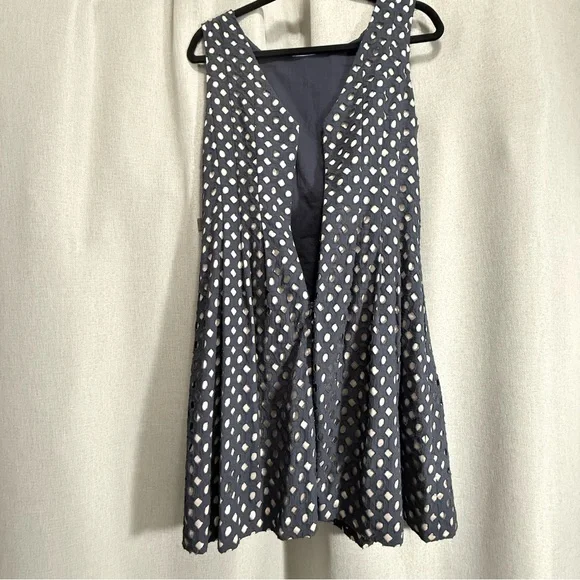Vince Camuto Signature Pleated Eyelet Navy & Tan Sleeveless Dress, Size 12, NWT - Picture 5 of 11